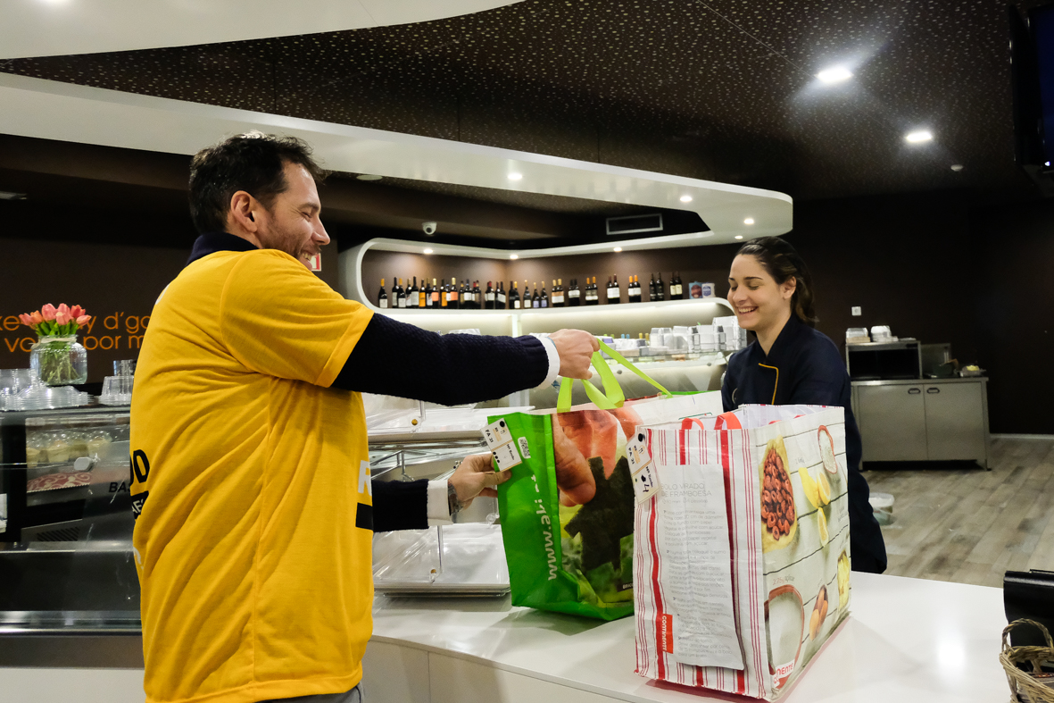 Copy of Volunteers-collecting-food-3