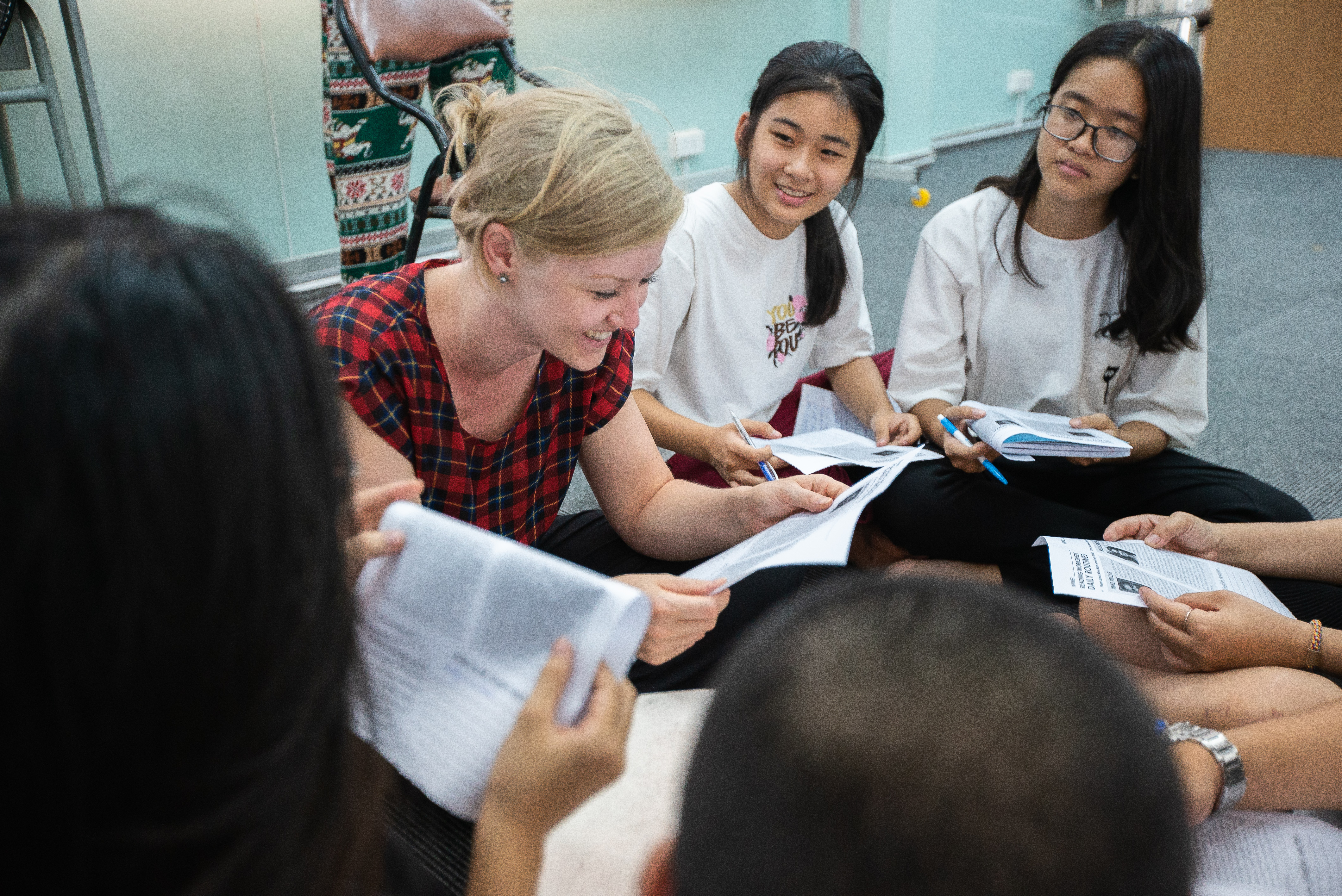 _Discussing with local students