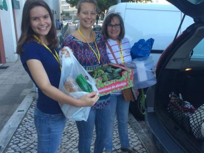 Copy of Volunteers-collecting-food-1