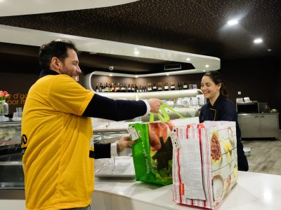 Copy of Volunteers-collecting-food-3
